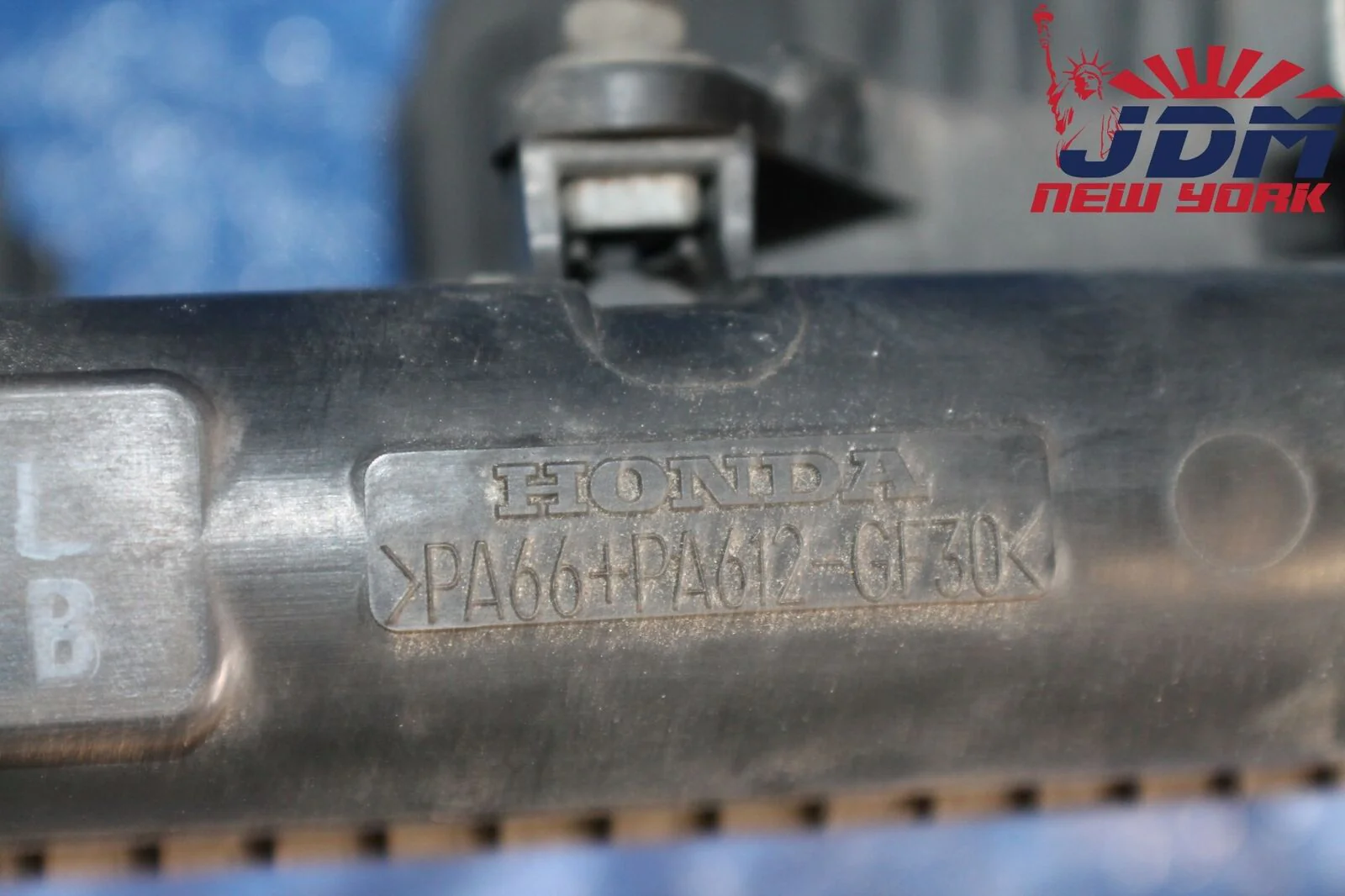 02-06 OEM JDM Acura Honda RSX DC5 Radiator W/ Fan Assembly & Coolant Reservoir - Image 5